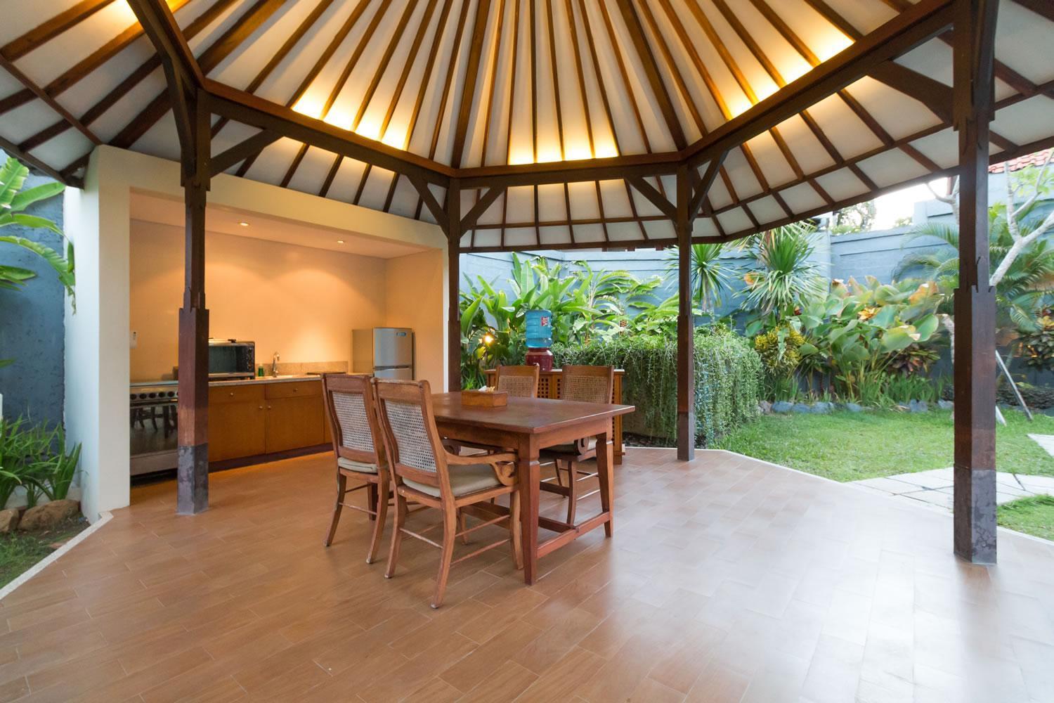 Bali Royal Heritage Villa Семиняк Екстериор снимка
