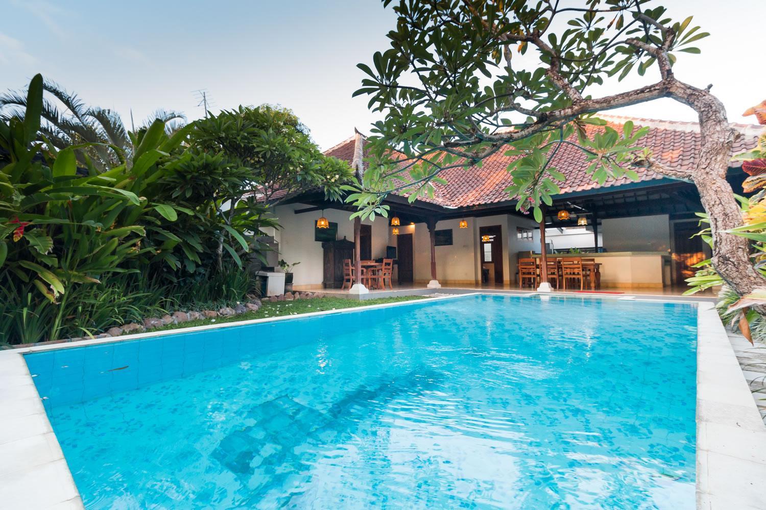 Bali Royal Heritage Villa Семиняк Екстериор снимка