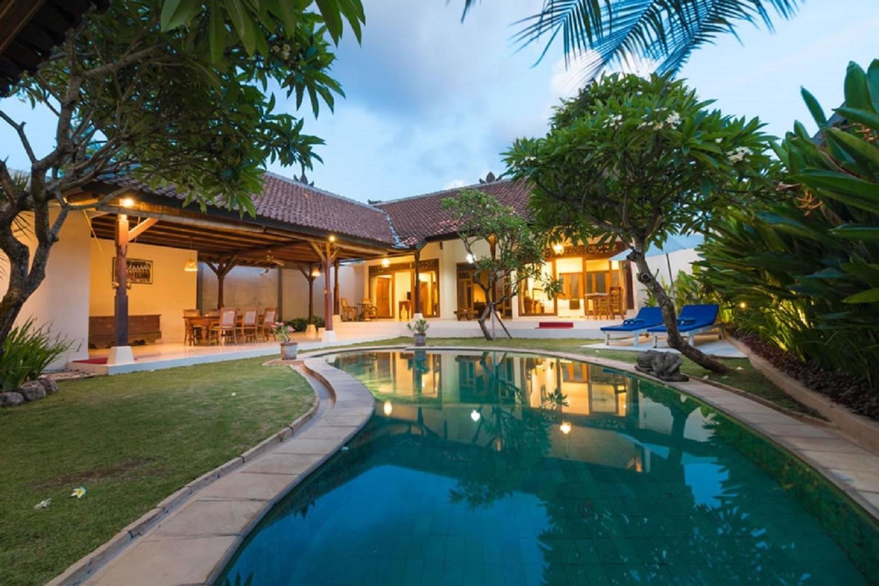 Bali Royal Heritage Villa Семиняк Екстериор снимка