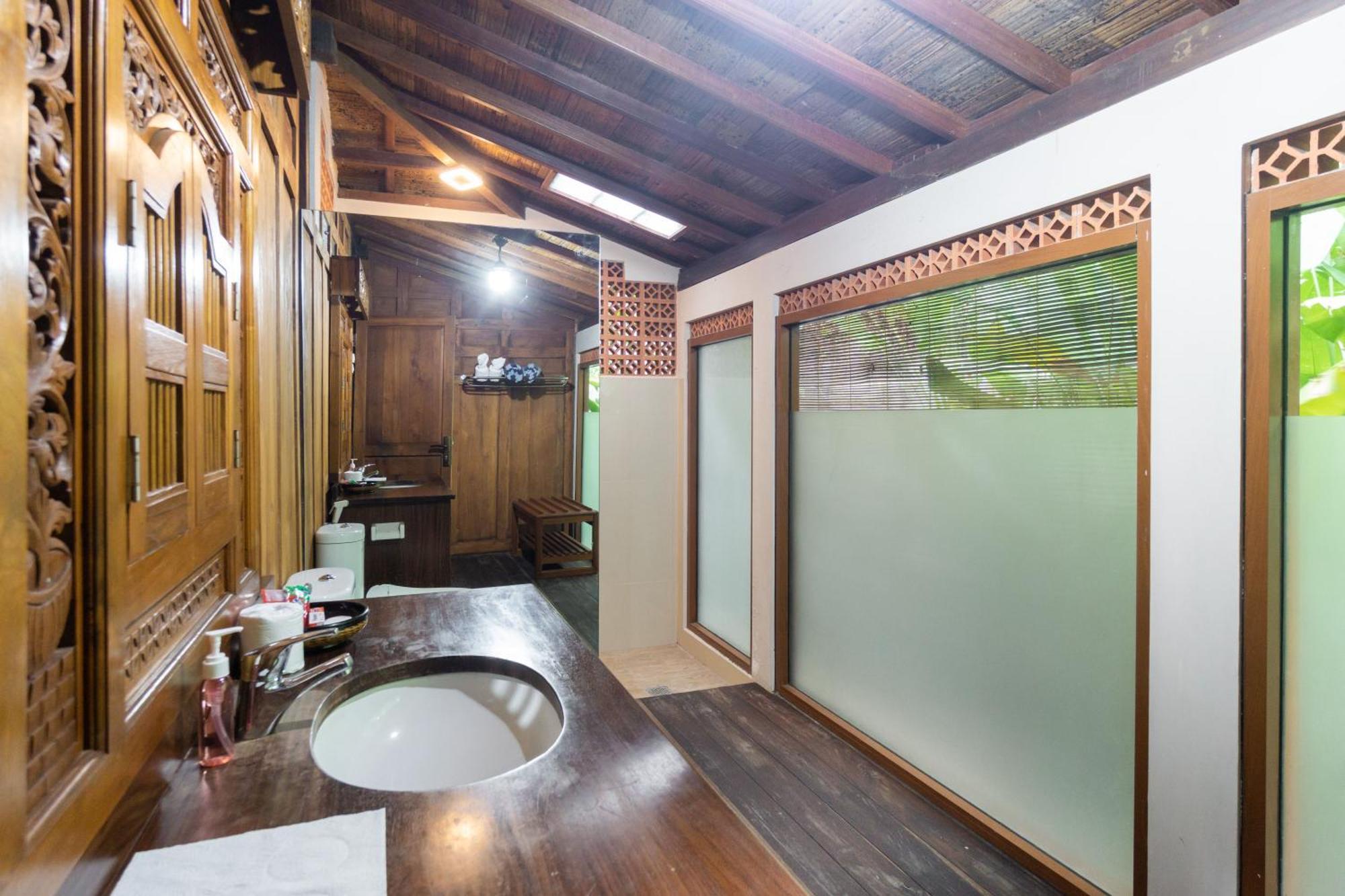 Bali Royal Heritage Villa Семиняк Стая снимка